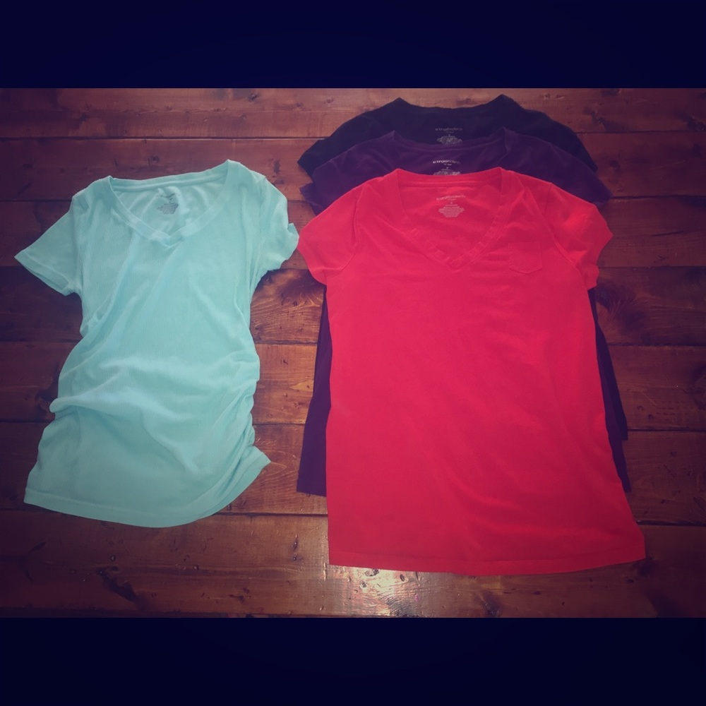 Set of maternity tees